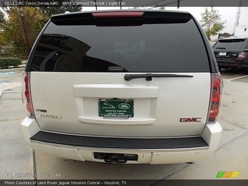 White Diamond Tintcoat / Light Tan 2011 GMC Yukon Denali AWD