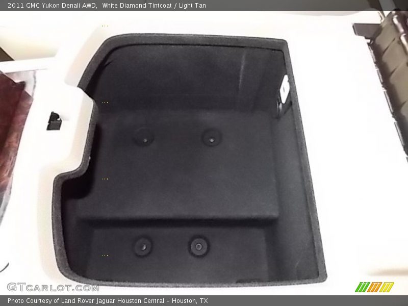 White Diamond Tintcoat / Light Tan 2011 GMC Yukon Denali AWD