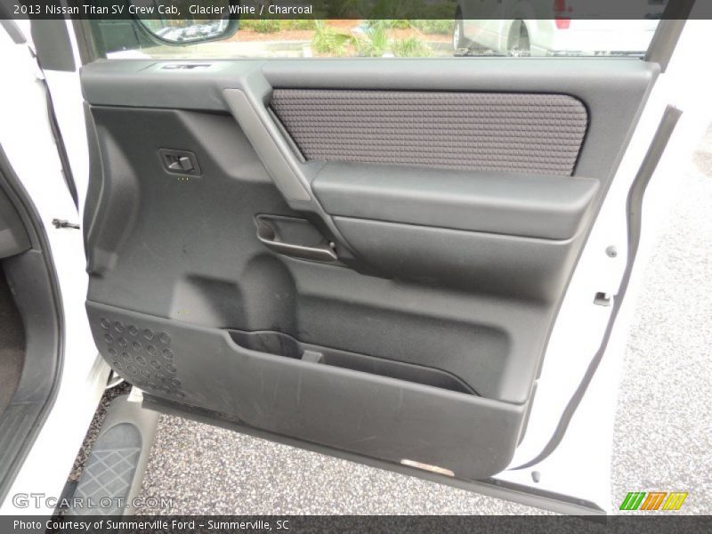 Glacier White / Charcoal 2013 Nissan Titan SV Crew Cab