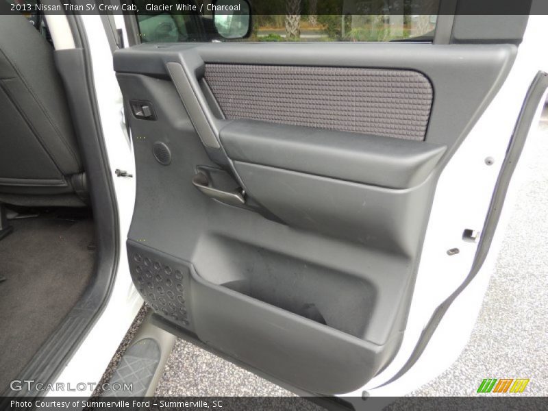 Glacier White / Charcoal 2013 Nissan Titan SV Crew Cab