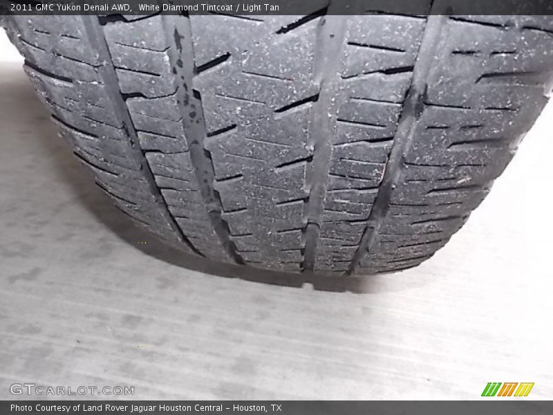 White Diamond Tintcoat / Light Tan 2011 GMC Yukon Denali AWD