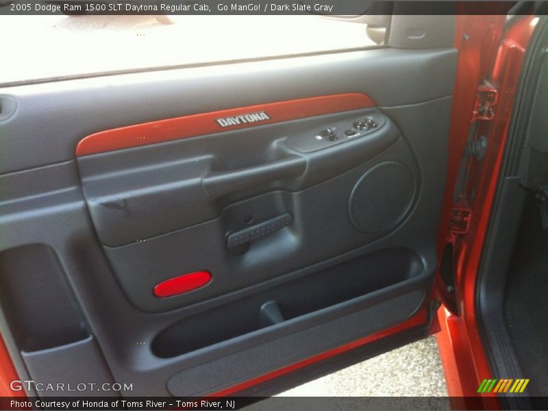 Go ManGo! / Dark Slate Gray 2005 Dodge Ram 1500 SLT Daytona Regular Cab