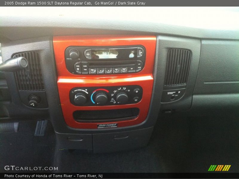 Go ManGo! / Dark Slate Gray 2005 Dodge Ram 1500 SLT Daytona Regular Cab