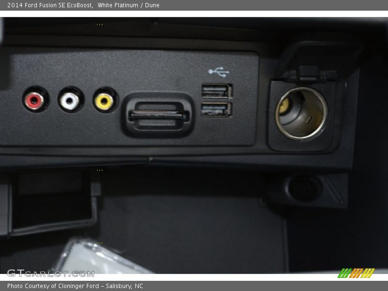 White Platinum / Dune 2014 Ford Fusion SE EcoBoost