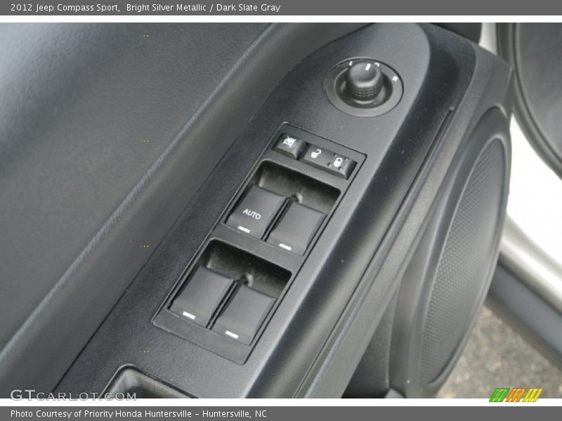 Bright Silver Metallic / Dark Slate Gray 2012 Jeep Compass Sport