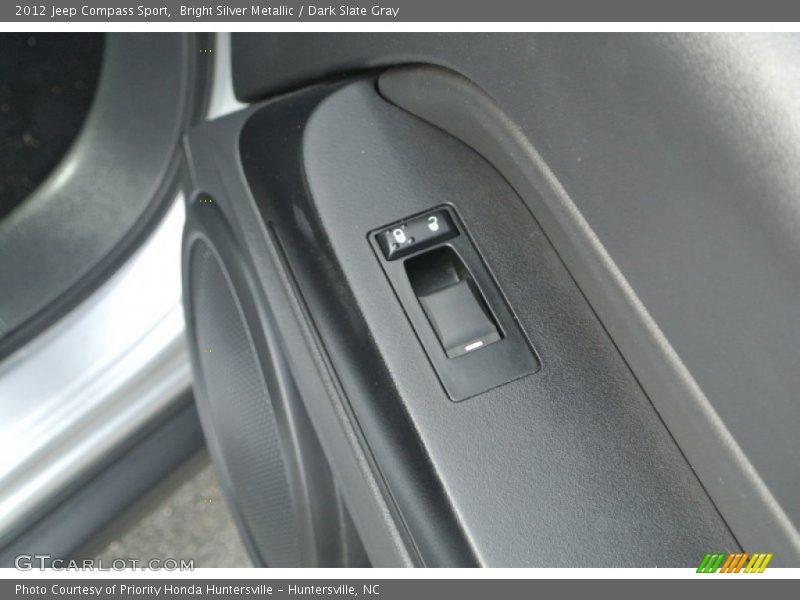 Bright Silver Metallic / Dark Slate Gray 2012 Jeep Compass Sport
