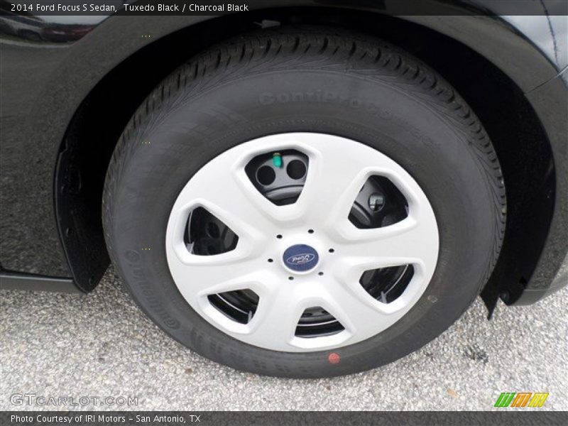 Tuxedo Black / Charcoal Black 2014 Ford Focus S Sedan