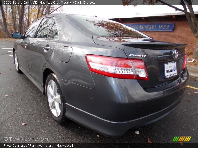Magnetic Gray Metallic / Dark Charcoal 2011 Toyota Camry SE