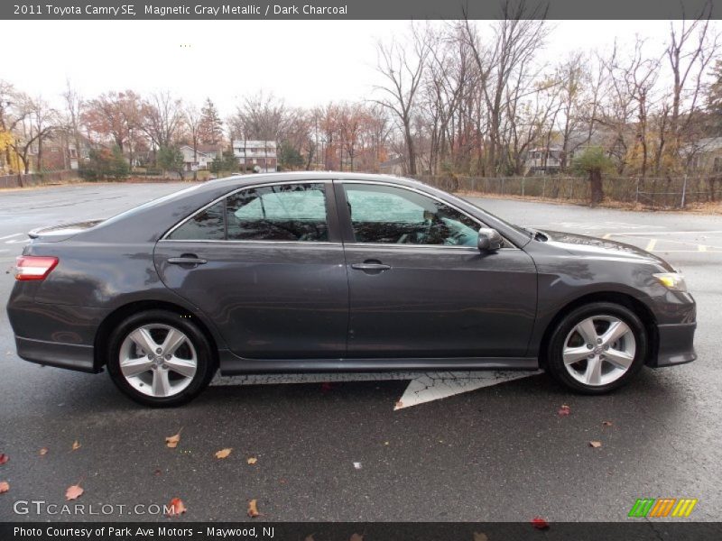 Magnetic Gray Metallic / Dark Charcoal 2011 Toyota Camry SE