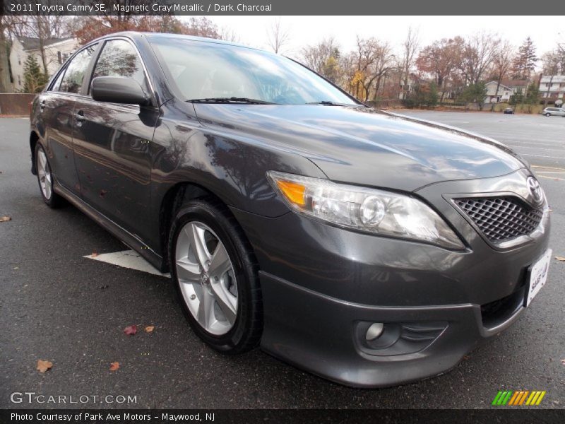 Magnetic Gray Metallic / Dark Charcoal 2011 Toyota Camry SE
