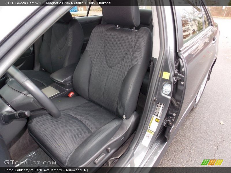 Magnetic Gray Metallic / Dark Charcoal 2011 Toyota Camry SE