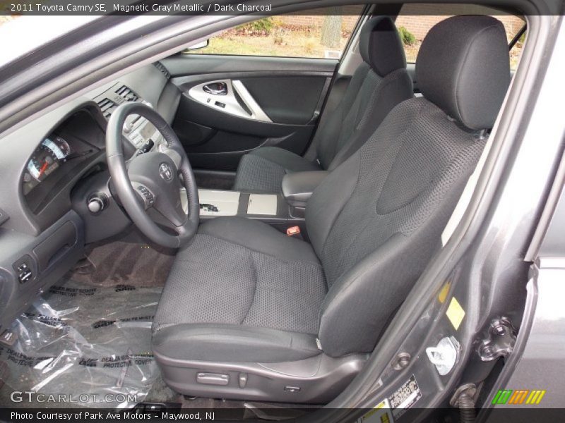 Magnetic Gray Metallic / Dark Charcoal 2011 Toyota Camry SE
