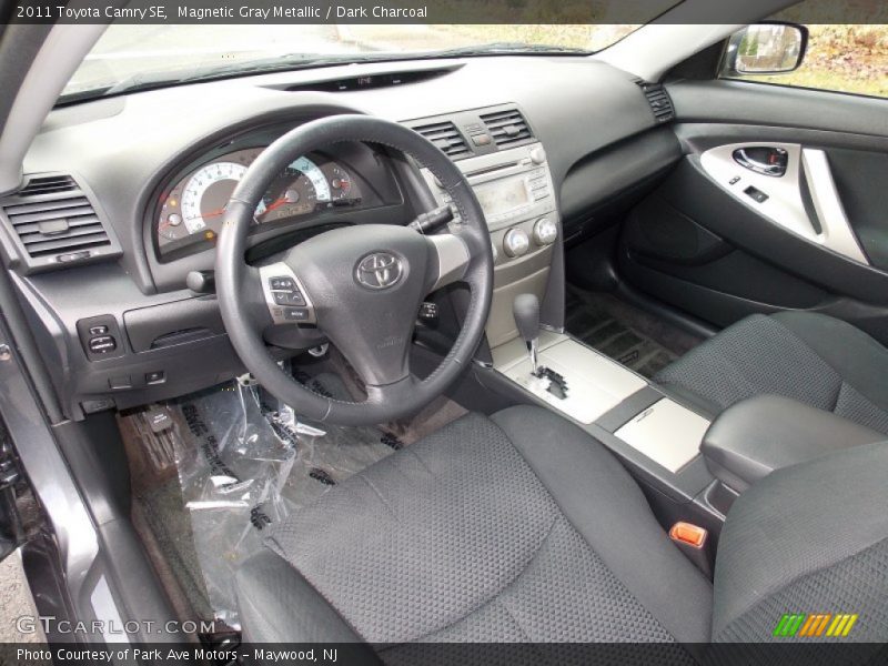 Magnetic Gray Metallic / Dark Charcoal 2011 Toyota Camry SE