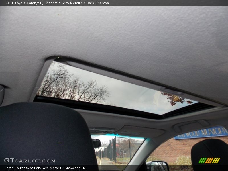 Magnetic Gray Metallic / Dark Charcoal 2011 Toyota Camry SE