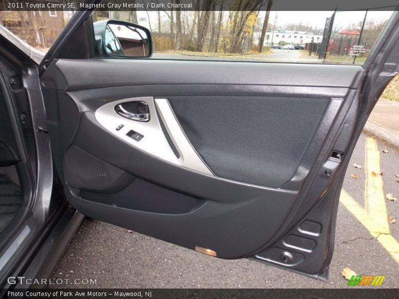 Magnetic Gray Metallic / Dark Charcoal 2011 Toyota Camry SE