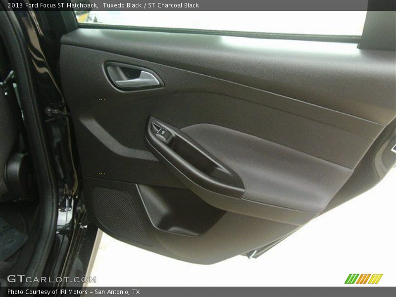 Tuxedo Black / ST Charcoal Black 2013 Ford Focus ST Hatchback