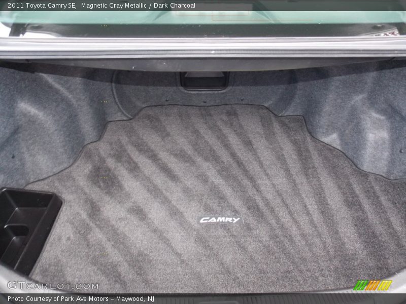 Magnetic Gray Metallic / Dark Charcoal 2011 Toyota Camry SE