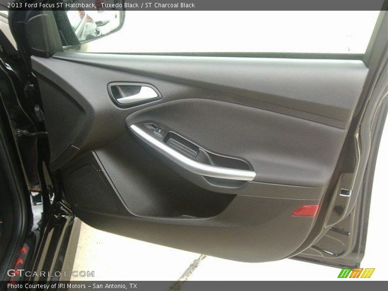 Tuxedo Black / ST Charcoal Black 2013 Ford Focus ST Hatchback
