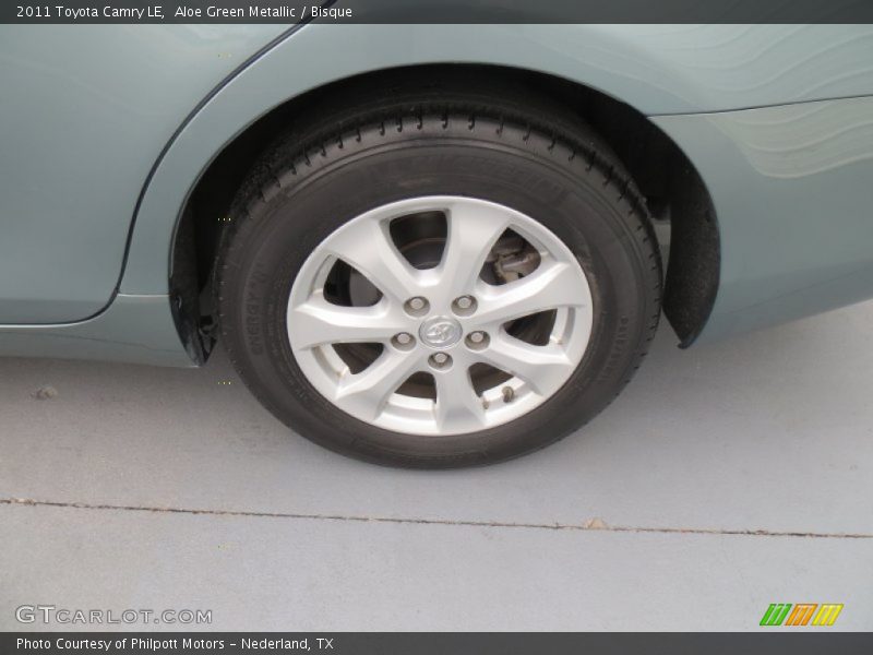 Aloe Green Metallic / Bisque 2011 Toyota Camry LE