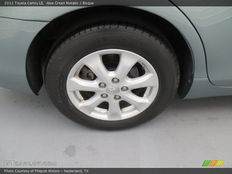 Aloe Green Metallic / Bisque 2011 Toyota Camry LE