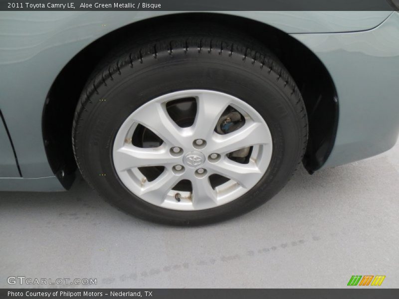 Aloe Green Metallic / Bisque 2011 Toyota Camry LE