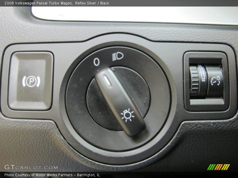 Reflex Silver / Black 2008 Volkswagen Passat Turbo Wagon