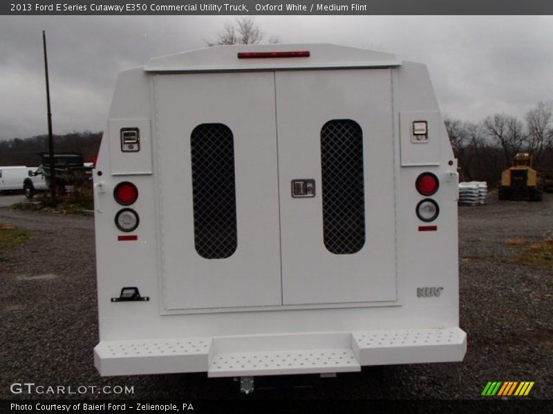 Oxford White / Medium Flint 2013 Ford E Series Cutaway E350 Commercial Utility Truck
