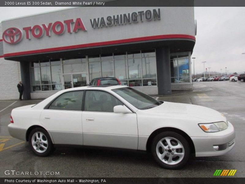 Diamond White Pearl / Ivory 2000 Lexus ES 300 Sedan