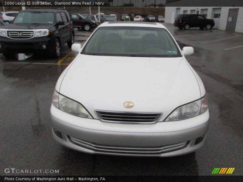 Diamond White Pearl / Ivory 2000 Lexus ES 300 Sedan