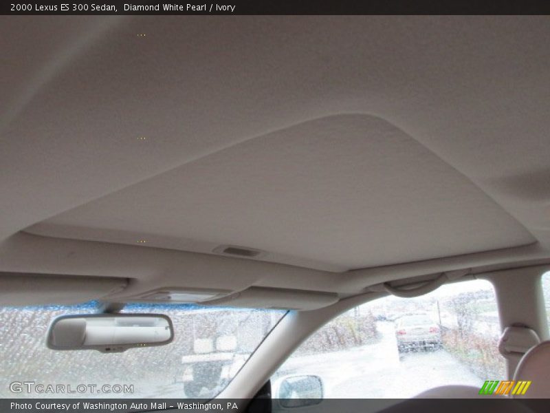 Diamond White Pearl / Ivory 2000 Lexus ES 300 Sedan