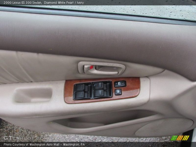 Diamond White Pearl / Ivory 2000 Lexus ES 300 Sedan