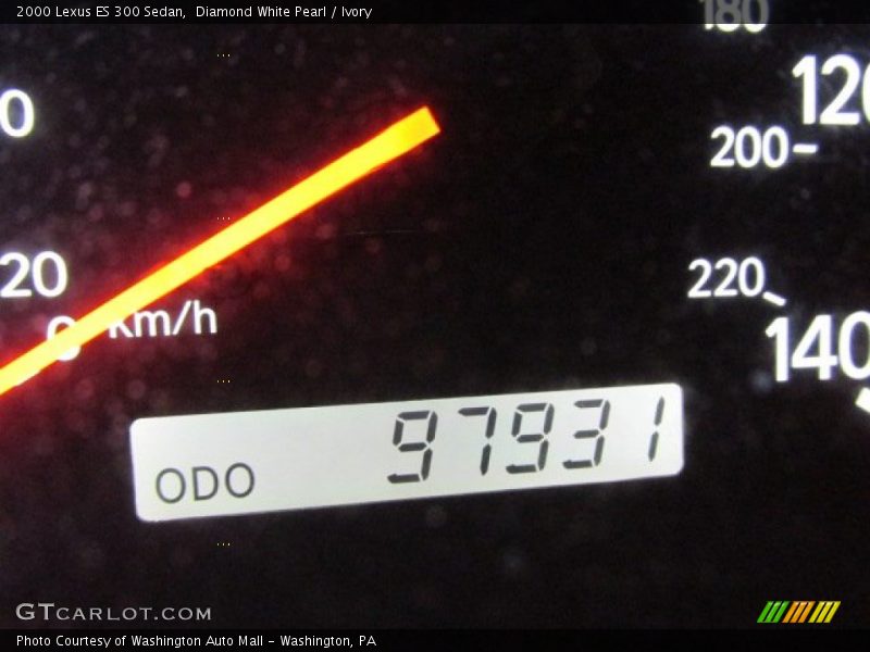 Diamond White Pearl / Ivory 2000 Lexus ES 300 Sedan