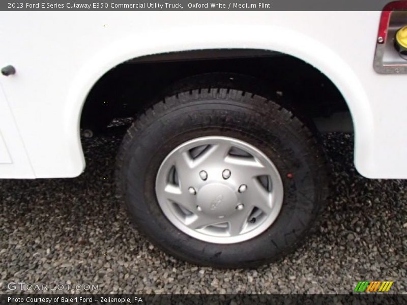 Oxford White / Medium Flint 2013 Ford E Series Cutaway E350 Commercial Utility Truck