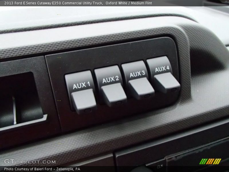 Oxford White / Medium Flint 2013 Ford E Series Cutaway E350 Commercial Utility Truck