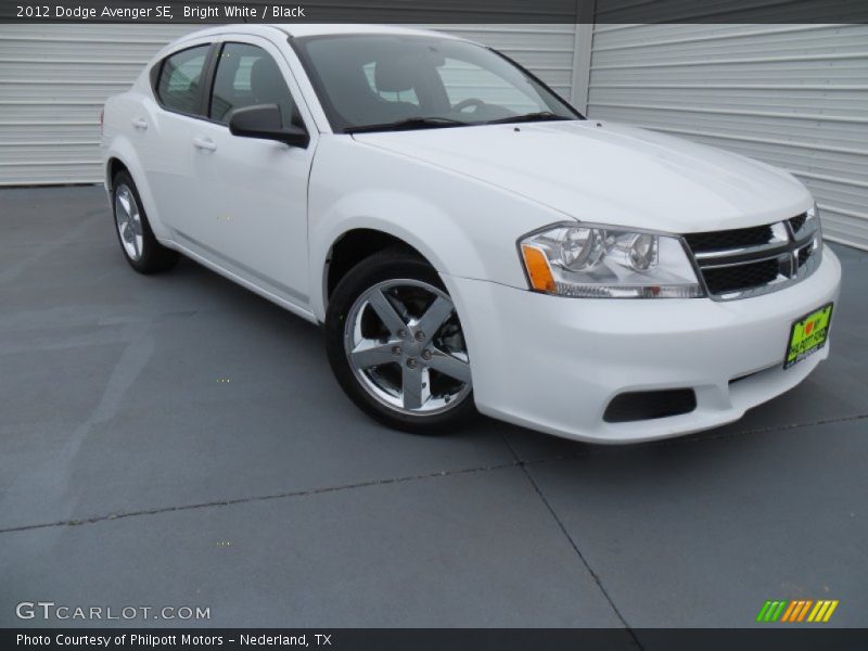 Bright White / Black 2012 Dodge Avenger SE