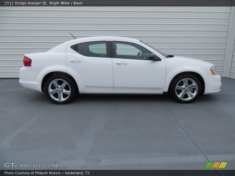 Bright White / Black 2012 Dodge Avenger SE