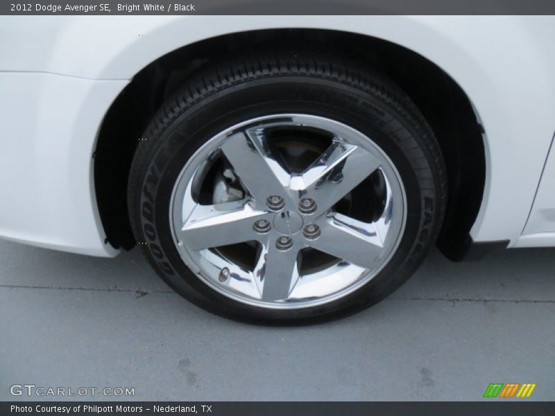 Bright White / Black 2012 Dodge Avenger SE