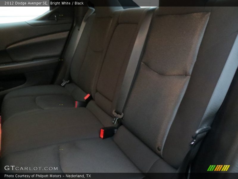 Bright White / Black 2012 Dodge Avenger SE