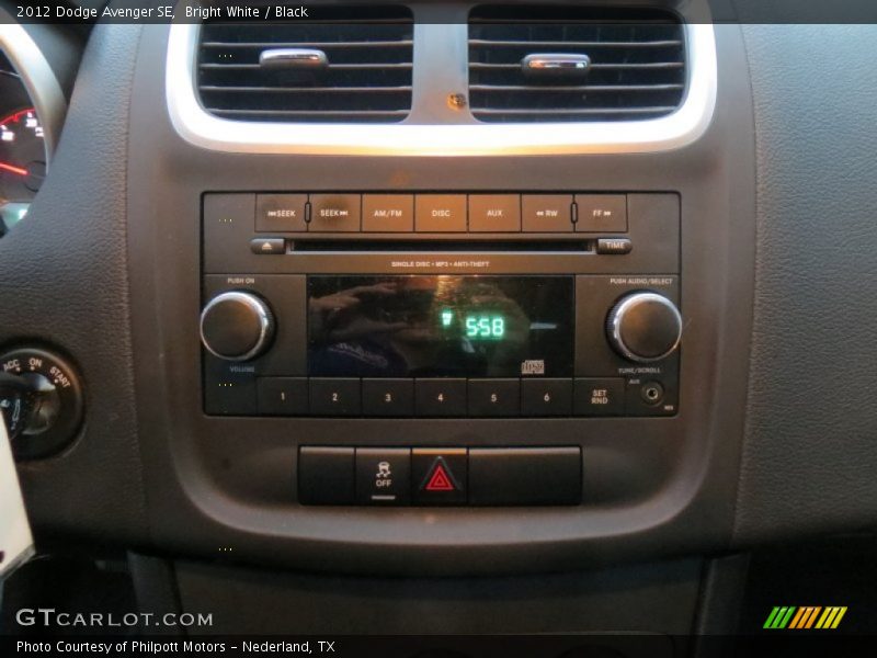 Bright White / Black 2012 Dodge Avenger SE