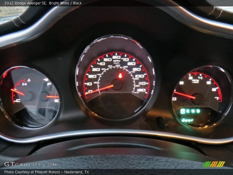 Bright White / Black 2012 Dodge Avenger SE