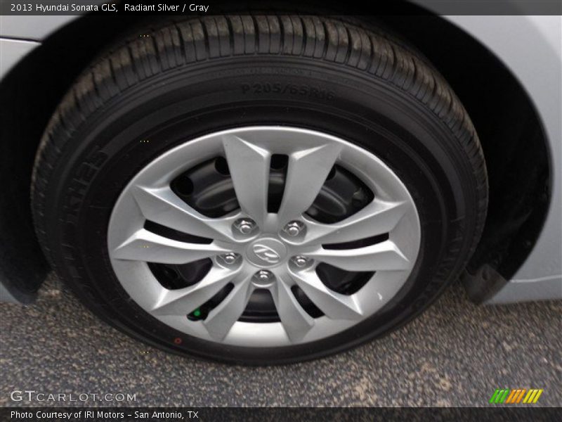 Radiant Silver / Gray 2013 Hyundai Sonata GLS
