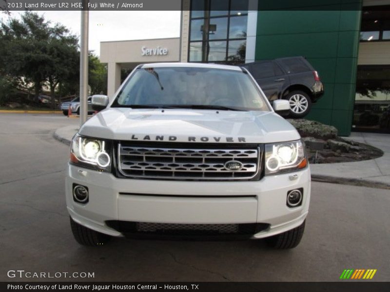 Fuji White / Almond 2013 Land Rover LR2 HSE