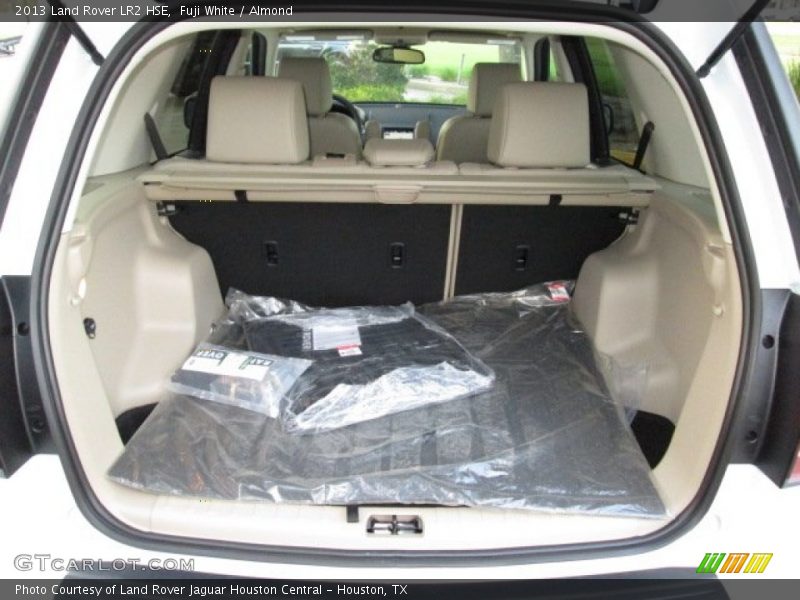 Fuji White / Almond 2013 Land Rover LR2 HSE