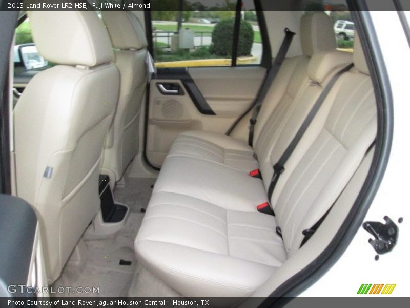 Fuji White / Almond 2013 Land Rover LR2 HSE