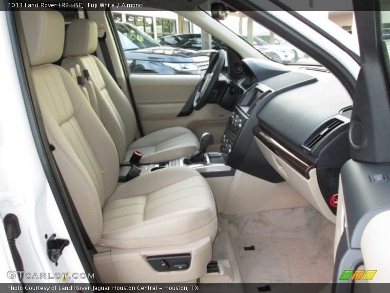 Fuji White / Almond 2013 Land Rover LR2 HSE