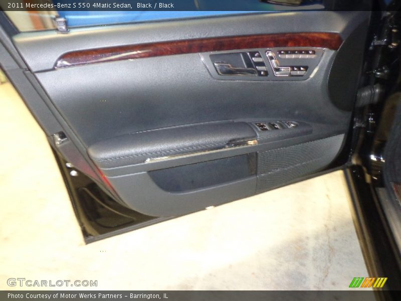 Black / Black 2011 Mercedes-Benz S 550 4Matic Sedan