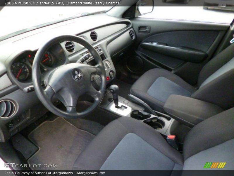 Diamond White Pearl / Charcoal 2006 Mitsubishi Outlander LS 4WD