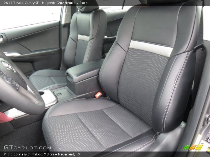 Magnetic Gray Metallic / Black 2014 Toyota Camry SE