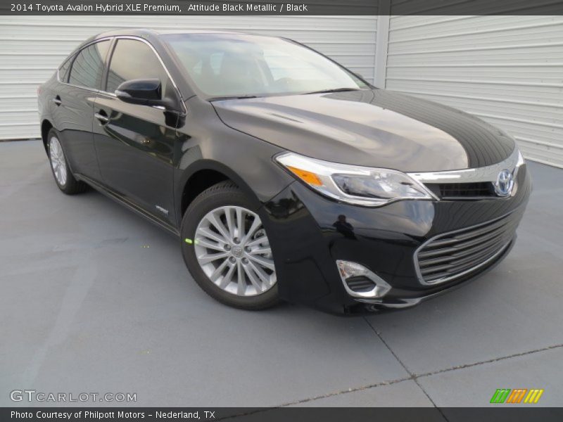 Front 3/4 View of 2014 Avalon Hybrid XLE Premium