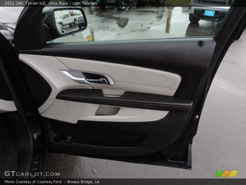Onyx Black / Light Titanium 2011 GMC Terrain SLE